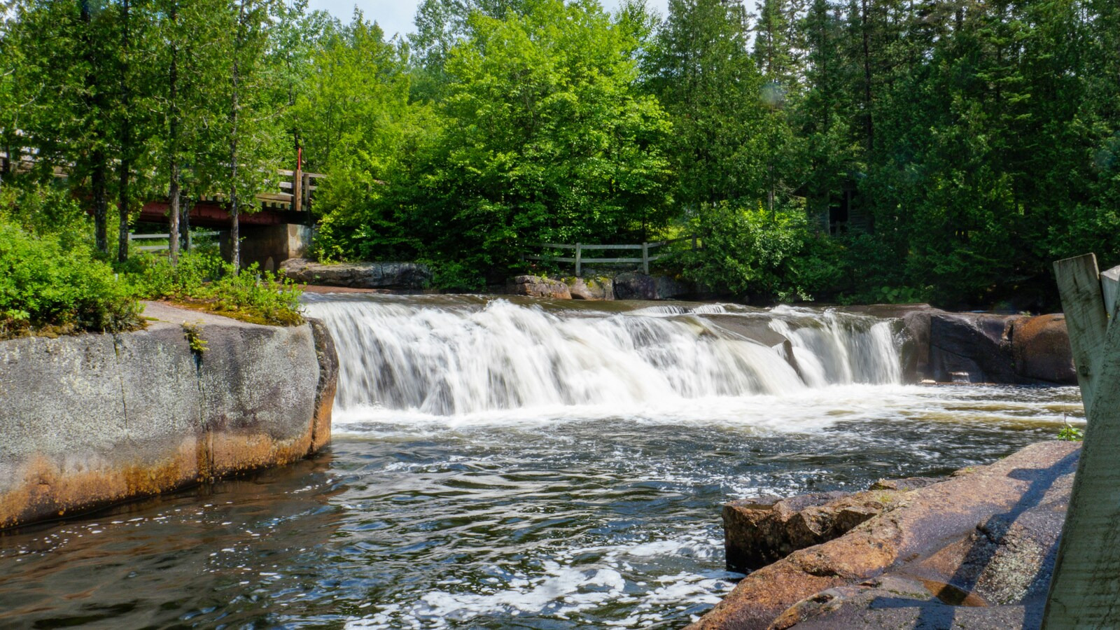 canada_est_loabitour_cascata