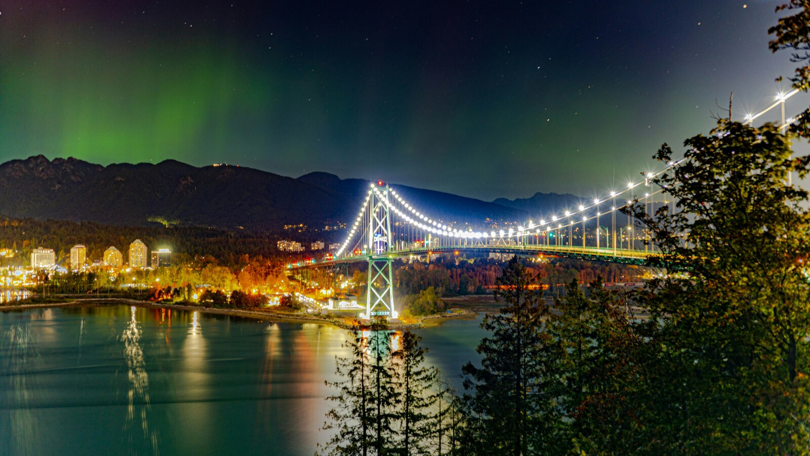 canada_ovest_loabitour_aurora