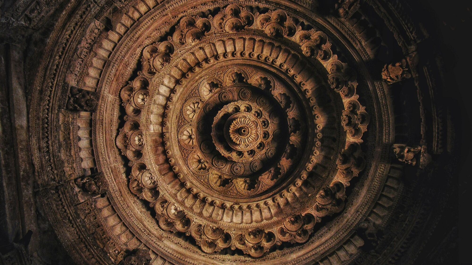 india_loabitour_soffitto