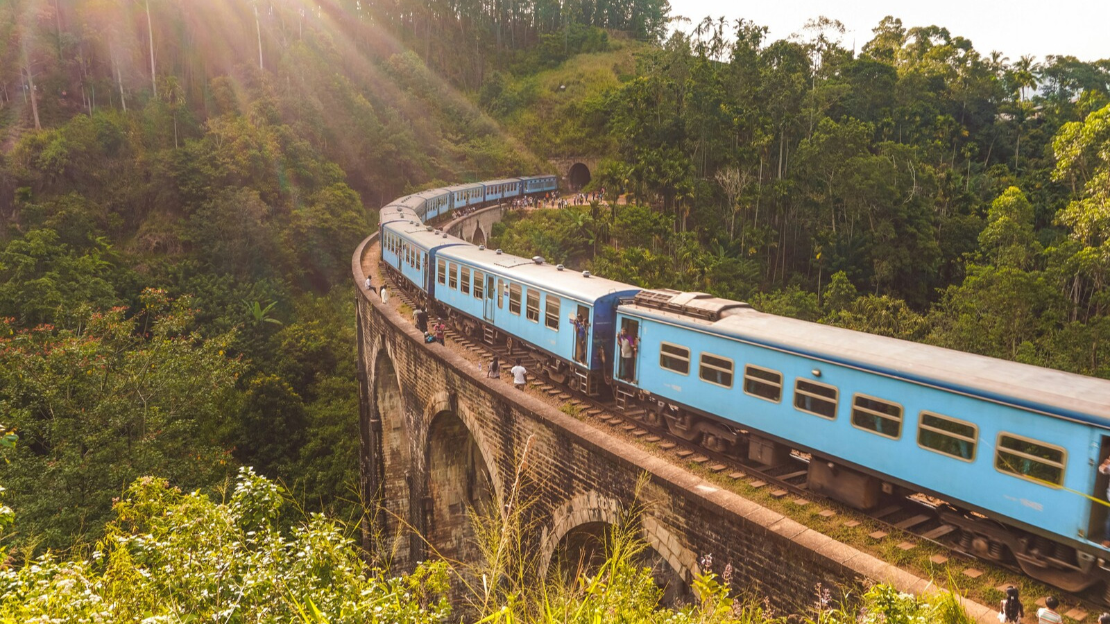 srilanka_loabitour_treno
